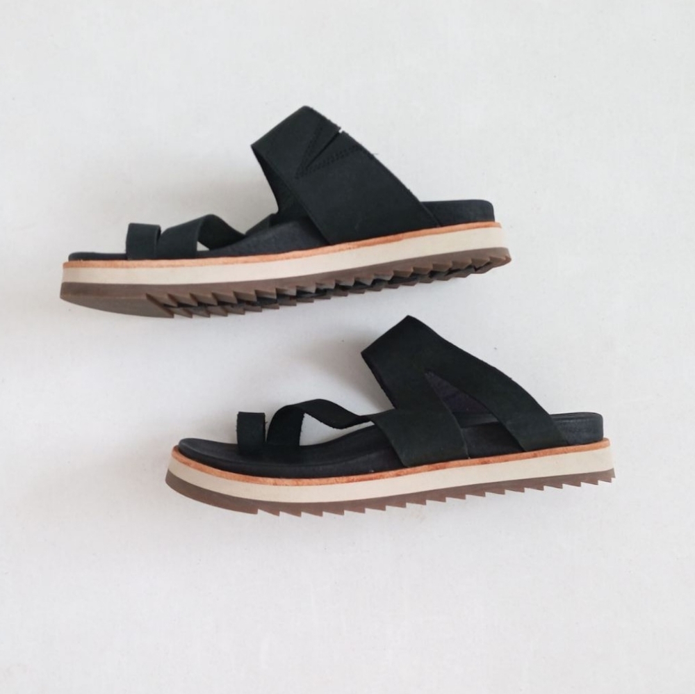 Merrell black leather performance sandals